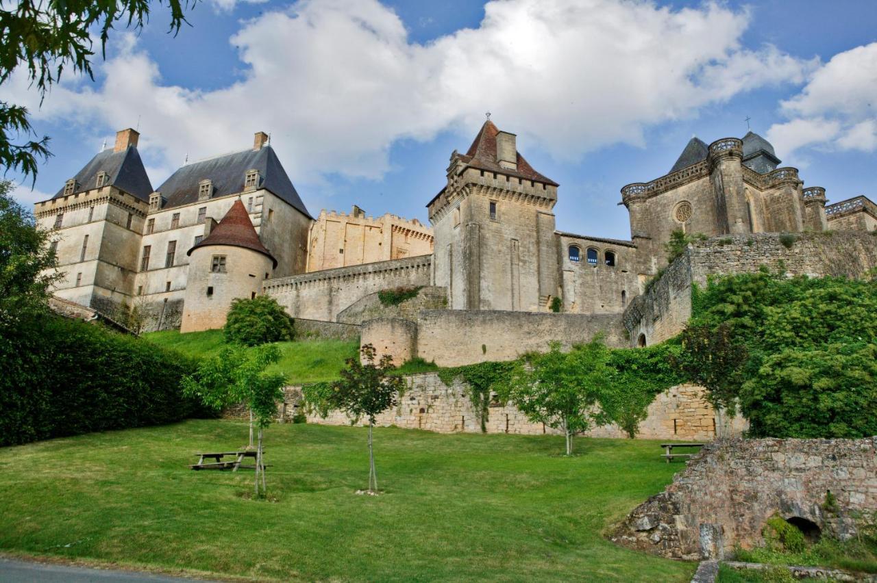 Le Prieure Du Chateau De Biron Biron  Zewnętrze zdjęcie