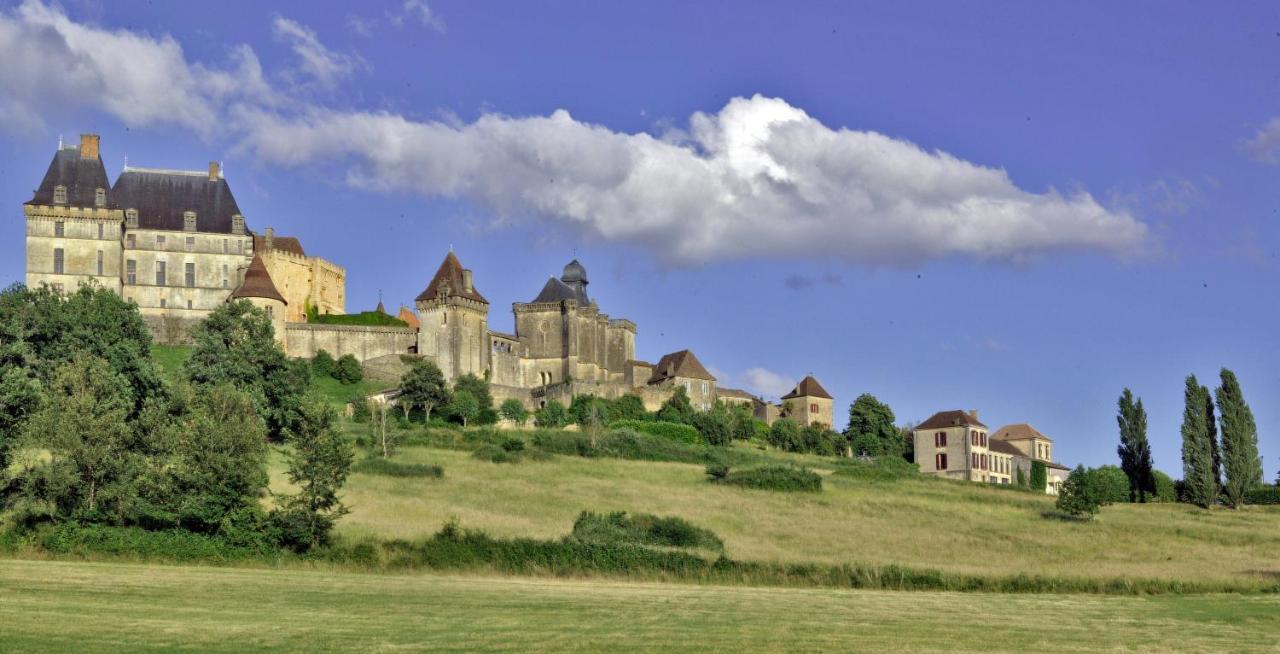 Le Prieure Du Chateau De Biron Biron  Zewnętrze zdjęcie